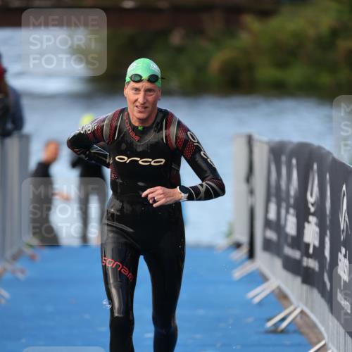 25.08.2024 - Elbe Triathlon Hamburg H.Heesch http://msf.ph/oto/6846862 25.08.2024 08:50:18 Schwimmen 118, 127, 155, 330 meine-sportfotos.de