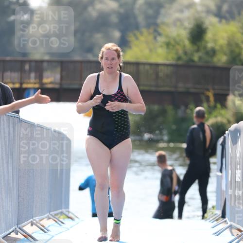 25.08.2024 - Elbe Triathlon Hamburg H.Heesch http://msf.ph/oto/6846867 25.08.2024 14:49:07 Schwimmen  meine-sportfotos.de