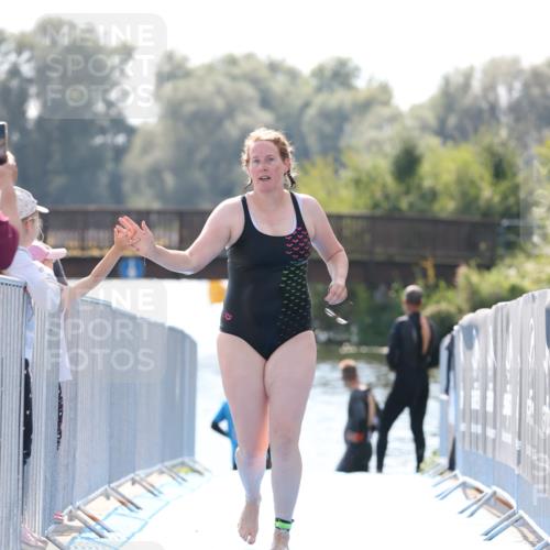 25.08.2024 - Elbe Triathlon Hamburg H.Heesch http://msf.ph/oto/6846886 25.08.2024 14:49:08 Schwimmen  meine-sportfotos.de