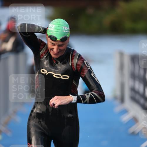 25.08.2024 - Elbe Triathlon Hamburg H.Heesch http://msf.ph/oto/6846889 25.08.2024 08:50:19 Schwimmen 118, 127, 155, 330 meine-sportfotos.de