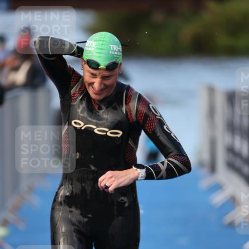 25.08.2024 - Elbe Triathlon Hamburg H.Heesch http://msf.ph/oto/6846898 25.08.2024 08:50:19 Schwimmen 118, 127, 155, 330 meine-sportfotos.de