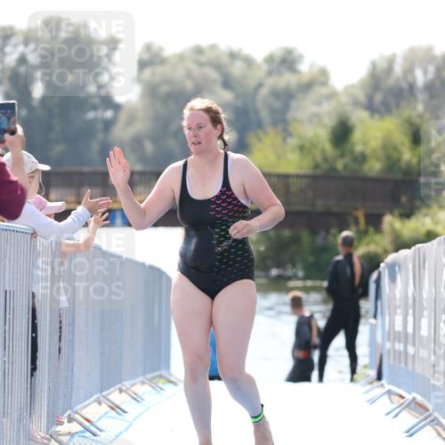 25.08.2024 - Elbe Triathlon Hamburg H.Heesch http://msf.ph/oto/6846904 25.08.2024 14:49:09 Schwimmen  meine-sportfotos.de