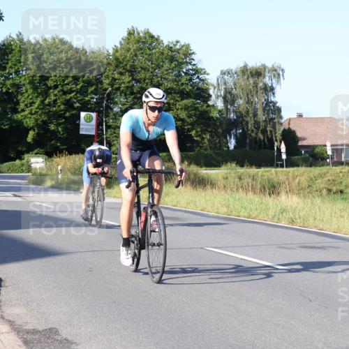 25.08.2024 - Elbe Triathlon Hamburg Fuchs,  Jonas http://msf.ph/oto/6846916 25.08.2024 09:08:48 Radfahren 117, 91, 211, 205, 266, 179, 208, 110 meine-sportfotos.de