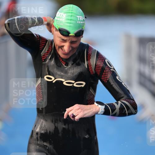 25.08.2024 - Elbe Triathlon Hamburg H.Heesch http://msf.ph/oto/6846939 25.08.2024 08:50:20 Schwimmen 118, 127, 155, 330 meine-sportfotos.de