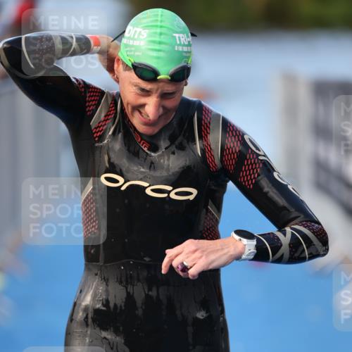 25.08.2024 - Elbe Triathlon Hamburg H.Heesch http://msf.ph/oto/6846945 25.08.2024 08:50:20 Schwimmen 118, 127, 155, 330 meine-sportfotos.de