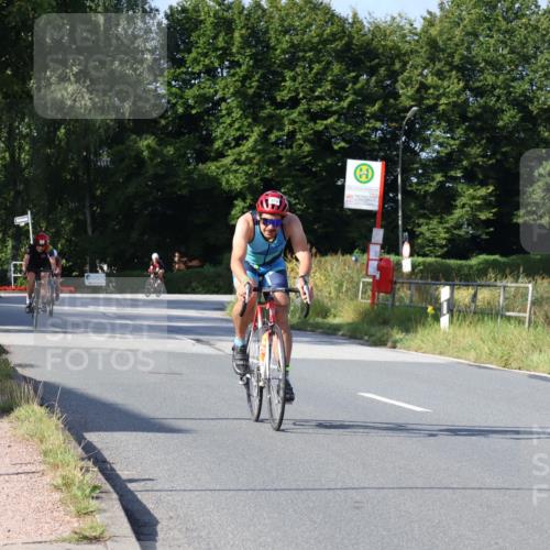 25.08.2024 - Elbe Triathlon Hamburg Fuchs,  Jonas http://msf.ph/oto/6847003 25.08.2024 09:50:46 Radfahren 371, 325, 181, 542 meine-sportfotos.de