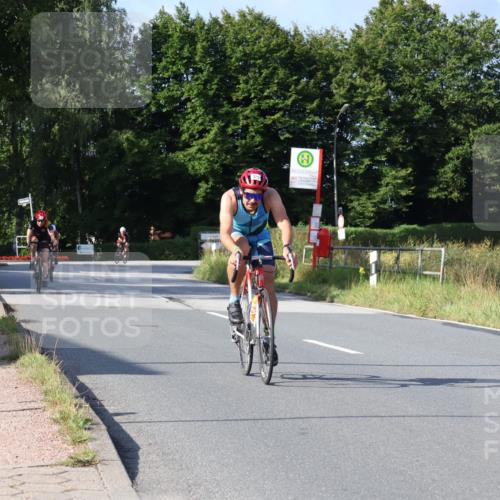 25.08.2024 - Elbe Triathlon Hamburg Fuchs,  Jonas http://msf.ph/oto/6847009 25.08.2024 09:50:46 Radfahren 371, 325, 181, 542 meine-sportfotos.de