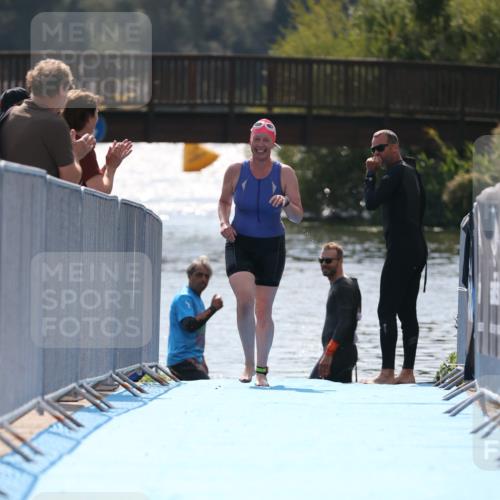 25.08.2024 - Elbe Triathlon Hamburg H.Heesch http://msf.ph/oto/6847023 25.08.2024 14:54:54 Schwimmen  meine-sportfotos.de