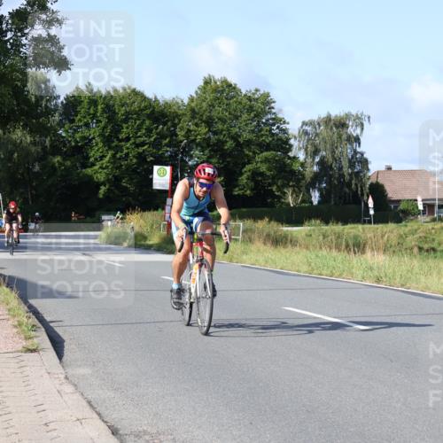 25.08.2024 - Elbe Triathlon Hamburg Fuchs,  Jonas http://msf.ph/oto/6847025 25.08.2024 09:50:47 Radfahren 325, 181, 542 meine-sportfotos.de