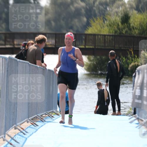 25.08.2024 - Elbe Triathlon Hamburg H.Heesch http://msf.ph/oto/6847037 25.08.2024 14:54:57 Schwimmen  meine-sportfotos.de
