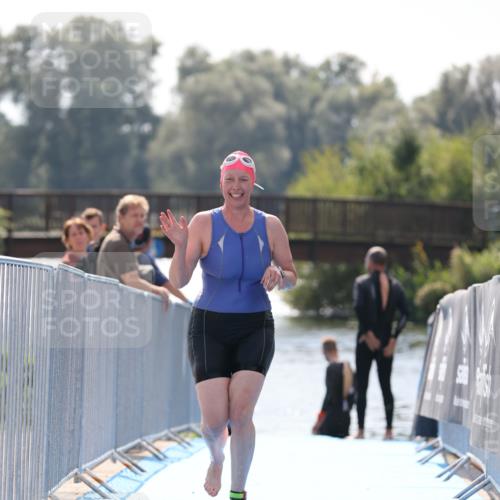 25.08.2024 - Elbe Triathlon Hamburg H.Heesch http://msf.ph/oto/6847049 25.08.2024 14:54:59 Schwimmen  meine-sportfotos.de