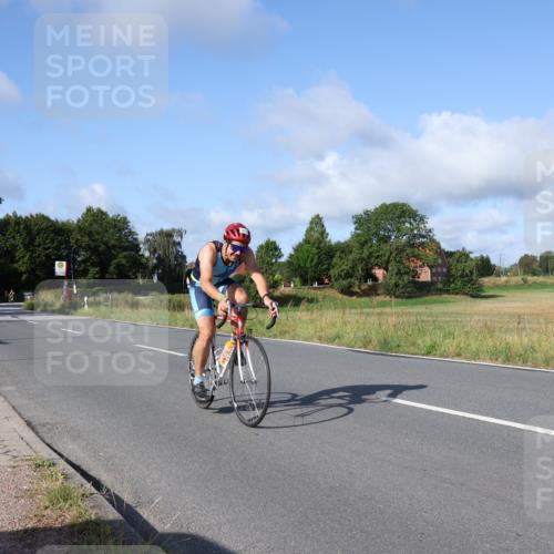 25.08.2024 - Elbe Triathlon Hamburg Fuchs,  Jonas http://msf.ph/oto/6847050 25.08.2024 09:50:47 Radfahren 325, 181, 542 meine-sportfotos.de