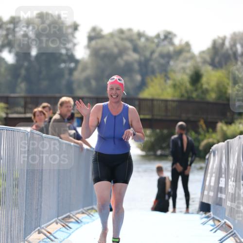 25.08.2024 - Elbe Triathlon Hamburg H.Heesch http://msf.ph/oto/6847056 25.08.2024 14:54:59 Schwimmen  meine-sportfotos.de