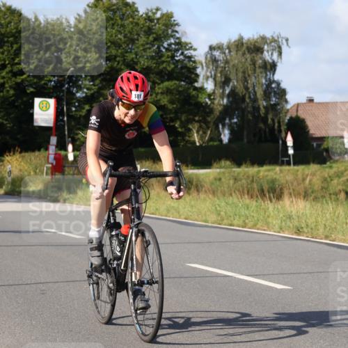 25.08.2024 - Elbe Triathlon Hamburg Fuchs,  Jonas http://msf.ph/oto/6847059 25.08.2024 09:50:50 Radfahren 325, 181, 542, 457, 319 meine-sportfotos.de