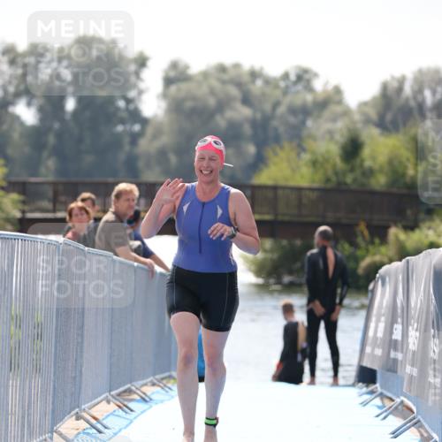 25.08.2024 - Elbe Triathlon Hamburg H.Heesch http://msf.ph/oto/6847068 25.08.2024 14:54:59 Schwimmen  meine-sportfotos.de