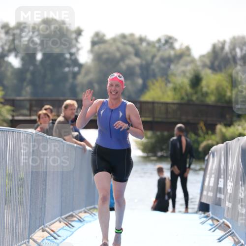 25.08.2024 - Elbe Triathlon Hamburg H.Heesch http://msf.ph/oto/6847074 25.08.2024 14:54:59 Schwimmen  meine-sportfotos.de