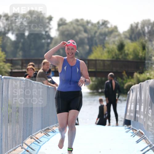 25.08.2024 - Elbe Triathlon Hamburg H.Heesch http://msf.ph/oto/6847078 25.08.2024 14:55:00 Schwimmen  meine-sportfotos.de