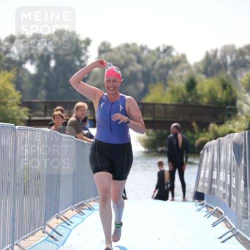 25.08.2024 - Elbe Triathlon Hamburg H.Heesch http://msf.ph/oto/6847108 25.08.2024 14:55:00 Schwimmen  meine-sportfotos.de
