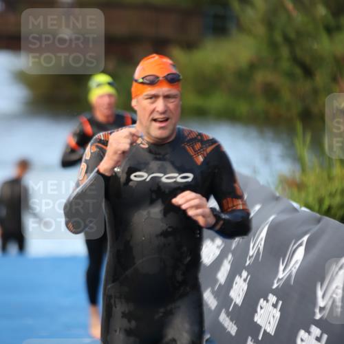 25.08.2024 - Elbe Triathlon Hamburg H.Heesch http://msf.ph/oto/6847117 25.08.2024 08:50:53 Schwimmen 173 meine-sportfotos.de