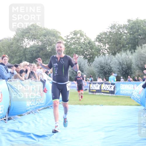 25.08.2024 - Elbe Triathlon Hamburg H.Heesch http://msf.ph/oto/6847132 25.08.2024 10:41:05 Ziel 186, 198 meine-sportfotos.de