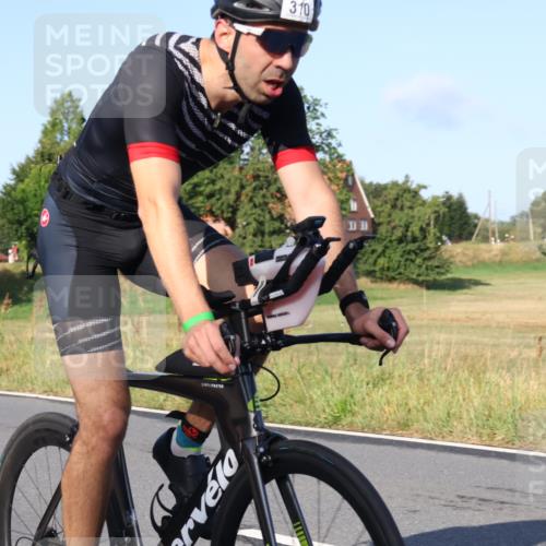 25.08.2024 - Elbe Triathlon Hamburg Fuchs,  Jonas http://msf.ph/oto/6847152 25.08.2024 09:09:06 Radfahren 84, 56, 209, 241, 310, 278, 161 meine-sportfotos.de