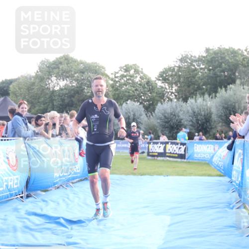 25.08.2024 - Elbe Triathlon Hamburg H.Heesch http://msf.ph/oto/6847165 25.08.2024 10:41:05 Ziel 186, 198 meine-sportfotos.de