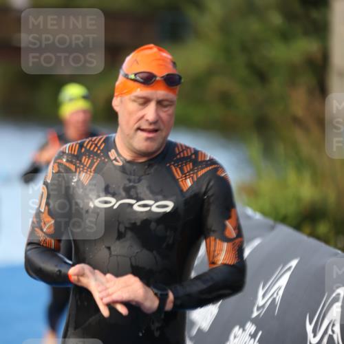 25.08.2024 - Elbe Triathlon Hamburg H.Heesch http://msf.ph/oto/6847171 25.08.2024 08:50:53 Schwimmen 173 meine-sportfotos.de