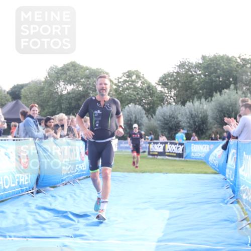 25.08.2024 - Elbe Triathlon Hamburg H.Heesch http://msf.ph/oto/6847180 25.08.2024 10:41:06 Ziel 186, 198 meine-sportfotos.de