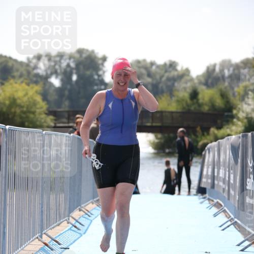 25.08.2024 - Elbe Triathlon Hamburg H.Heesch http://msf.ph/oto/6847188 25.08.2024 14:55:01 Schwimmen  meine-sportfotos.de