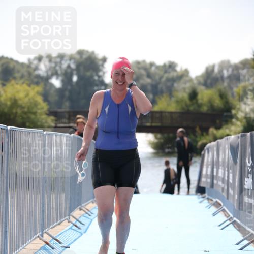 25.08.2024 - Elbe Triathlon Hamburg H.Heesch http://msf.ph/oto/6847204 25.08.2024 14:55:01 Schwimmen  meine-sportfotos.de