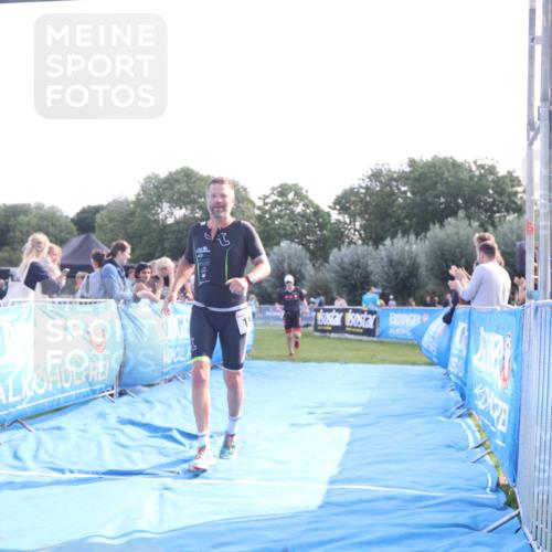 25.08.2024 - Elbe Triathlon Hamburg H.Heesch http://msf.ph/oto/6847213 25.08.2024 10:41:06 Ziel 186, 198 meine-sportfotos.de