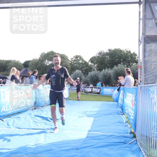 25.08.2024 - Elbe Triathlon Hamburg H.Heesch http://msf.ph/oto/6847229 25.08.2024 10:41:06 Ziel 186, 198 meine-sportfotos.de