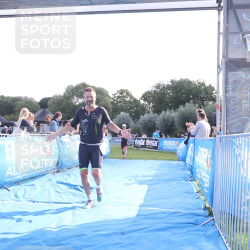 25.08.2024 - Elbe Triathlon Hamburg H.Heesch http://msf.ph/oto/6847234 25.08.2024 10:41:06 Ziel 186, 198 meine-sportfotos.de