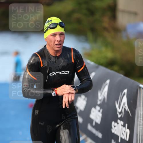 25.08.2024 - Elbe Triathlon Hamburg H.Heesch http://msf.ph/oto/6847239 25.08.2024 08:50:56 Schwimmen 173 meine-sportfotos.de
