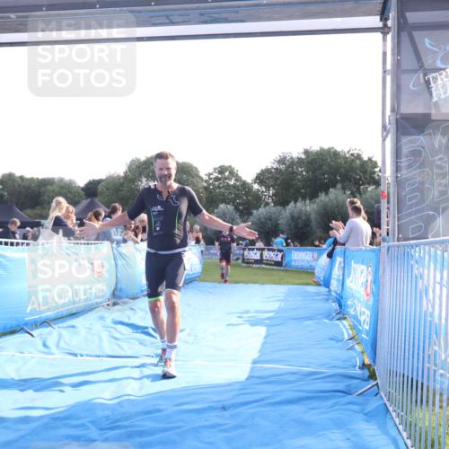 25.08.2024 - Elbe Triathlon Hamburg H.Heesch http://msf.ph/oto/6847242 25.08.2024 10:41:06 Ziel 186, 198 meine-sportfotos.de