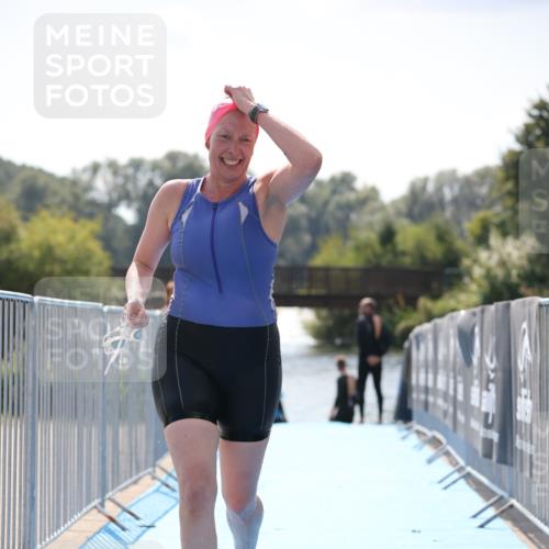 25.08.2024 - Elbe Triathlon Hamburg H.Heesch http://msf.ph/oto/6847258 25.08.2024 14:55:02 Schwimmen  meine-sportfotos.de