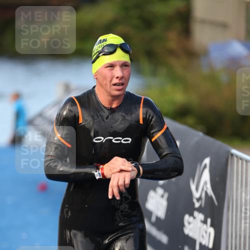 25.08.2024 - Elbe Triathlon Hamburg H.Heesch http://msf.ph/oto/6847260 25.08.2024 08:50:57 Schwimmen 173 meine-sportfotos.de