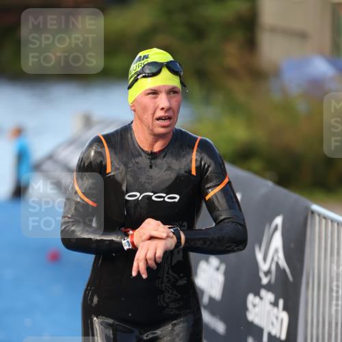 25.08.2024 - Elbe Triathlon Hamburg H.Heesch http://msf.ph/oto/6847262 25.08.2024 08:50:57 Schwimmen 173 meine-sportfotos.de