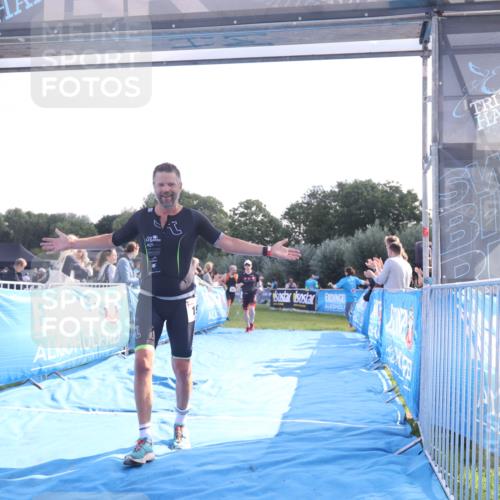 25.08.2024 - Elbe Triathlon Hamburg H.Heesch http://msf.ph/oto/6847270 25.08.2024 10:41:07 Ziel 186, 198 meine-sportfotos.de