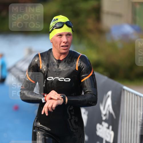 25.08.2024 - Elbe Triathlon Hamburg H.Heesch http://msf.ph/oto/6847273 25.08.2024 08:50:57 Schwimmen 173 meine-sportfotos.de
