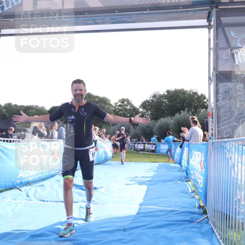 25.08.2024 - Elbe Triathlon Hamburg H.Heesch http://msf.ph/oto/6847284 25.08.2024 10:41:07 Ziel 186, 198 meine-sportfotos.de