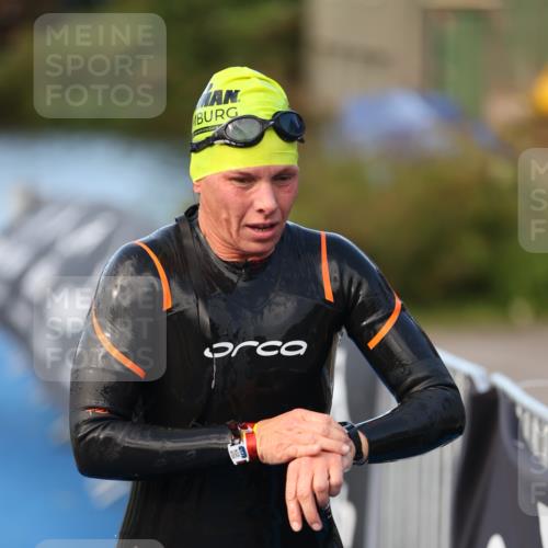 25.08.2024 - Elbe Triathlon Hamburg H.Heesch http://msf.ph/oto/6847298 25.08.2024 08:50:57 Schwimmen 173 meine-sportfotos.de