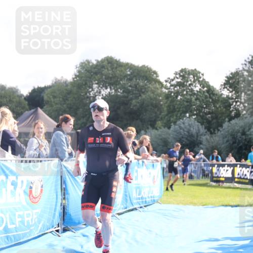 25.08.2024 - Elbe Triathlon Hamburg H.Heesch http://msf.ph/oto/6847299 25.08.2024 10:41:09 Ziel 186, 198 meine-sportfotos.de
