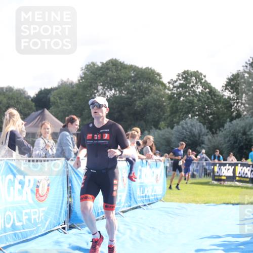 25.08.2024 - Elbe Triathlon Hamburg H.Heesch http://msf.ph/oto/6847305 25.08.2024 10:41:09 Ziel 186, 198 meine-sportfotos.de