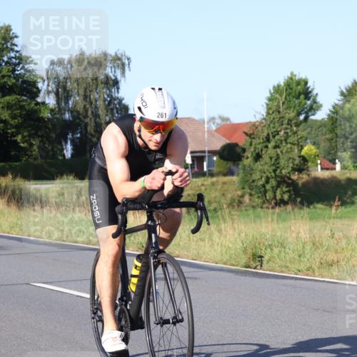 25.08.2024 - Elbe Triathlon Hamburg Fuchs,  Jonas http://msf.ph/oto/6847321 25.08.2024 09:09:19 Radfahren 105, 142, 261, 121, 141, 46, 303 meine-sportfotos.de