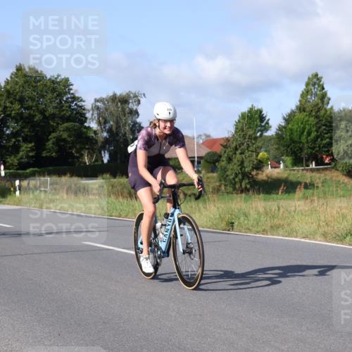 25.08.2024 - Elbe Triathlon Hamburg Fuchs,  Jonas http://msf.ph/oto/6847331 25.08.2024 09:51:26 Radfahren 266, 490, 265 meine-sportfotos.de