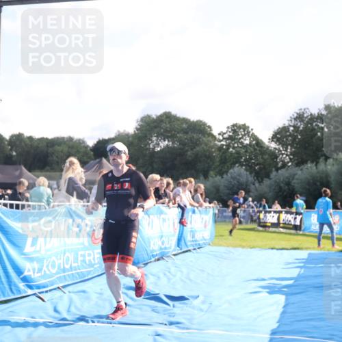 25.08.2024 - Elbe Triathlon Hamburg H.Heesch http://msf.ph/oto/6847332 25.08.2024 10:41:09 Ziel 186, 198 meine-sportfotos.de