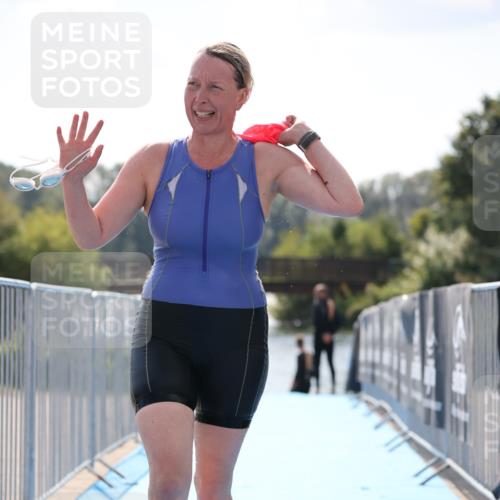 25.08.2024 - Elbe Triathlon Hamburg H.Heesch http://msf.ph/oto/6847334 25.08.2024 14:55:03 Schwimmen  meine-sportfotos.de
