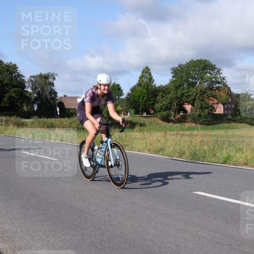 25.08.2024 - Elbe Triathlon Hamburg Fuchs,  Jonas http://msf.ph/oto/6847340 25.08.2024 09:51:27 Radfahren 266, 490, 265 meine-sportfotos.de