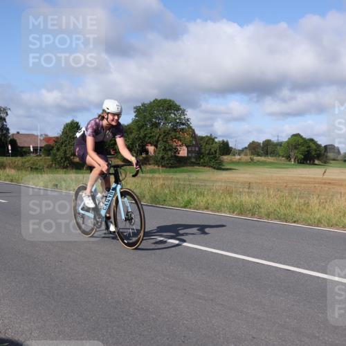 25.08.2024 - Elbe Triathlon Hamburg Fuchs,  Jonas http://msf.ph/oto/6847347 25.08.2024 09:51:27 Radfahren 266, 490, 265 meine-sportfotos.de